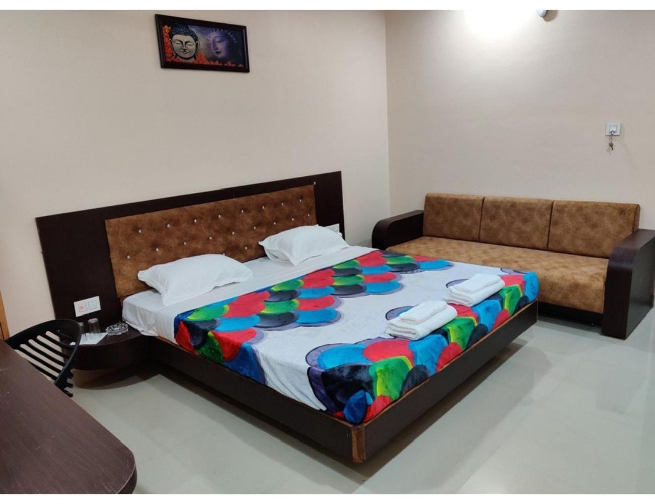 Hotel Pragati, Chanderi, Mp Exterior photo