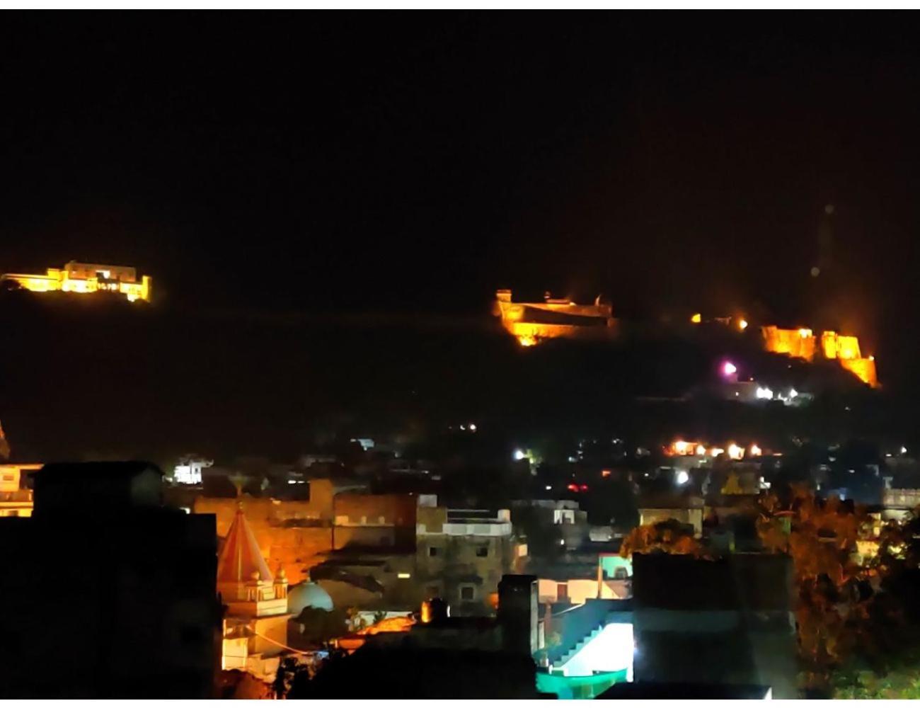 Hotel Pragati, Chanderi, Mp Exterior photo